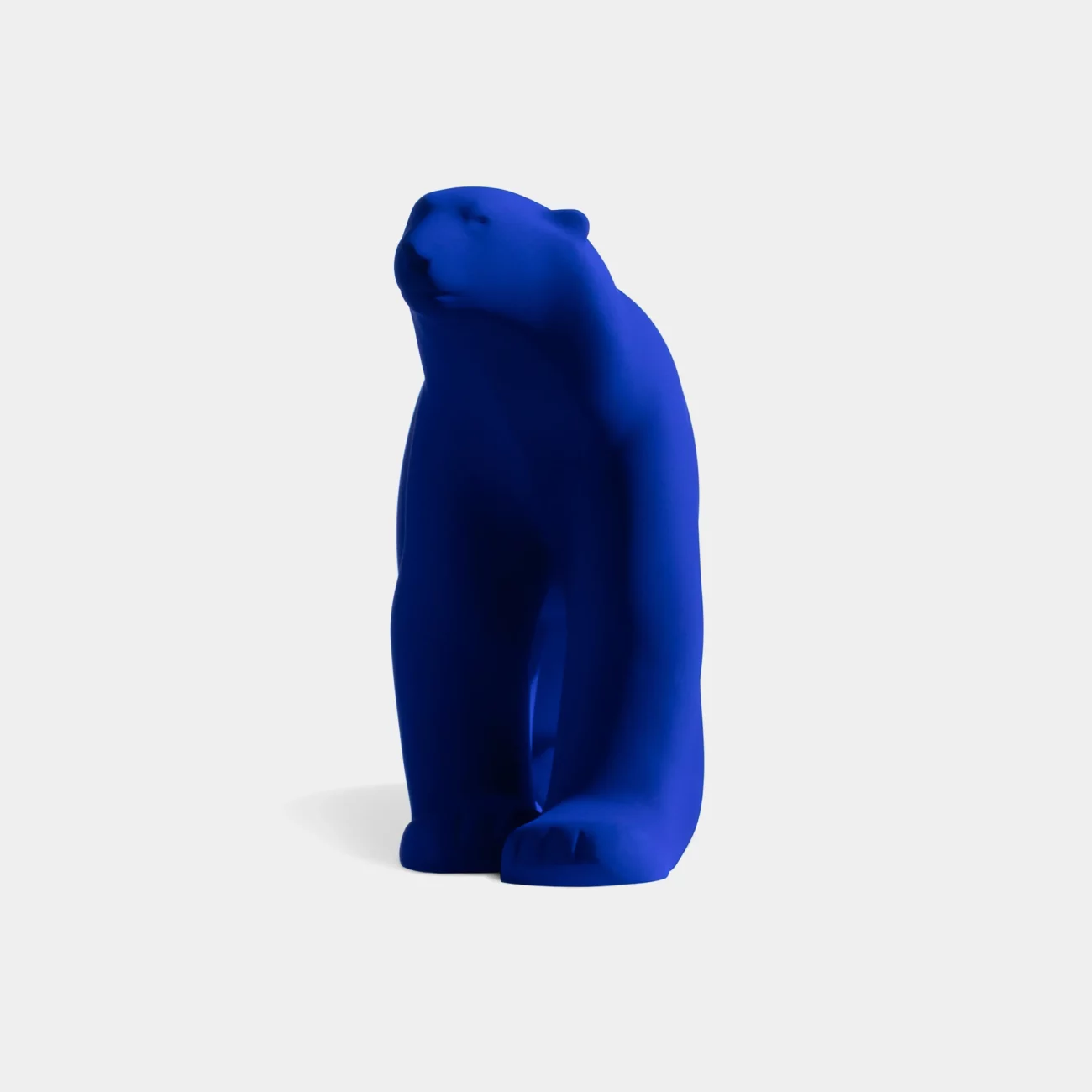L'ours Pompon édition Yves Klein vue de face